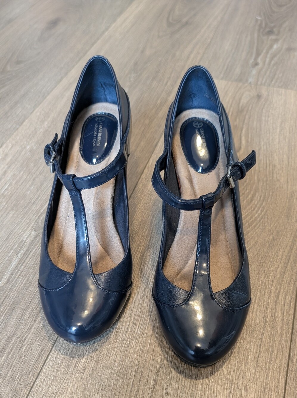 Giani Bernini Navy T-Strap Mid Heel Pumps